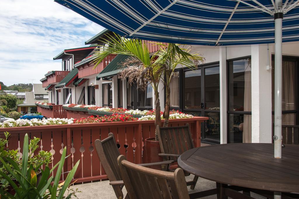 Swiss Chalet Lodge Motel Пейхия Экстерьер фото