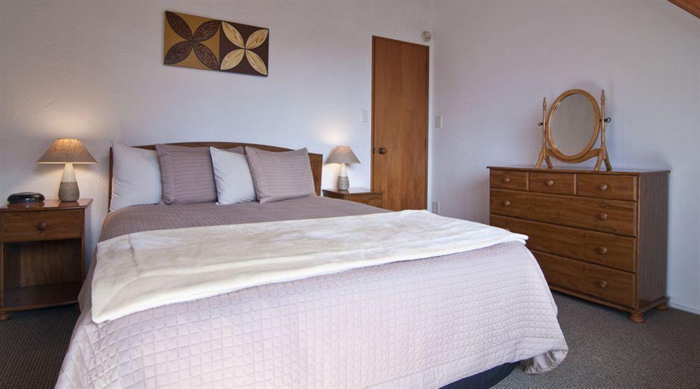Swiss Chalet Lodge Motel Пейхия Экстерьер фото