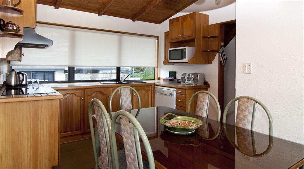 Swiss Chalet Lodge Motel Пейхия Экстерьер фото
