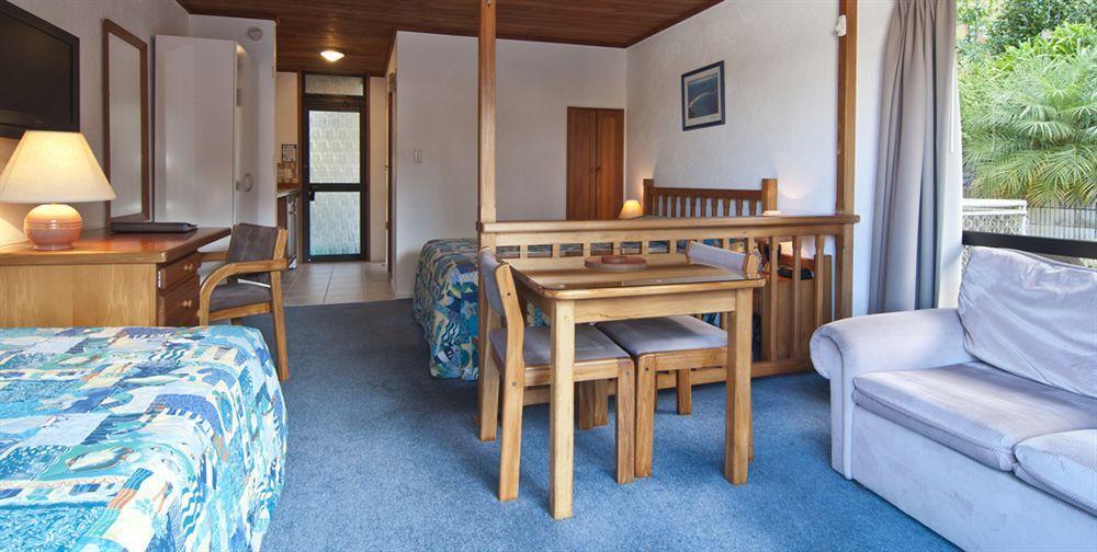 Swiss Chalet Lodge Motel Пейхия Экстерьер фото