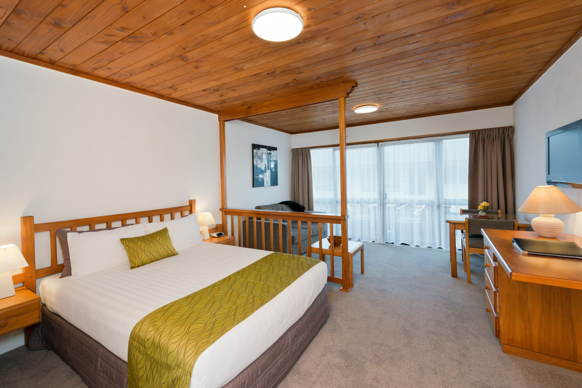 Swiss Chalet Lodge Motel Пейхия Экстерьер фото