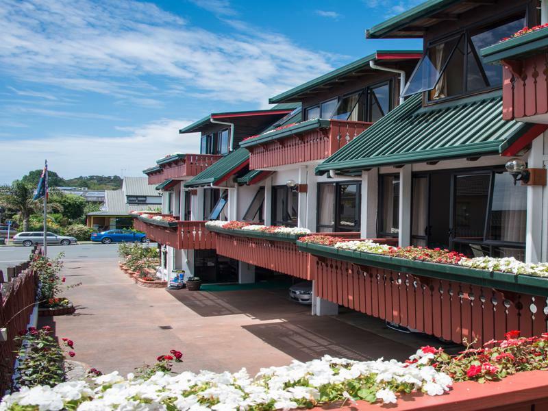 Swiss Chalet Lodge Motel Пейхия Экстерьер фото