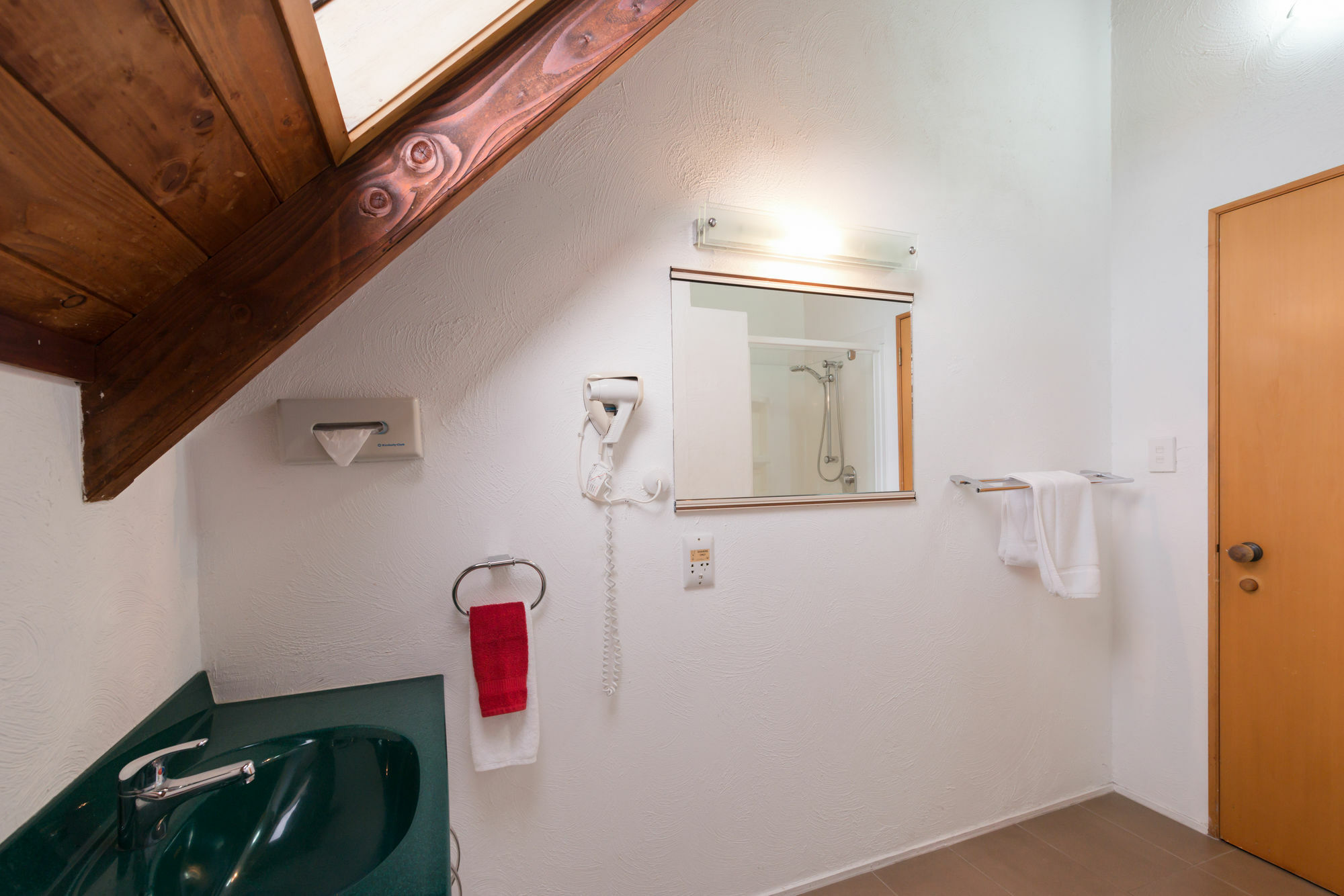 Swiss Chalet Lodge Motel Пейхия Экстерьер фото